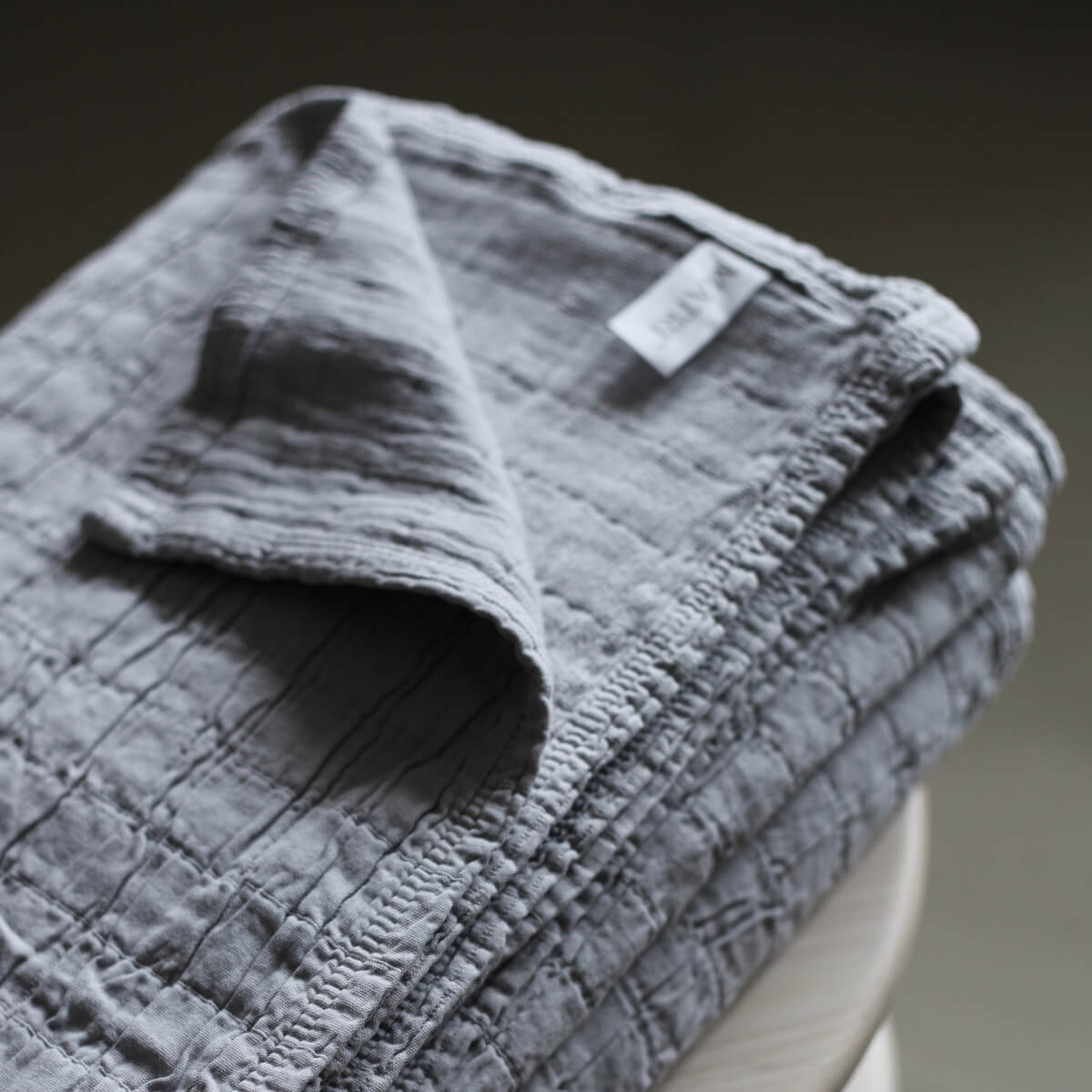 MATRI Aava bedspread deep grey detail